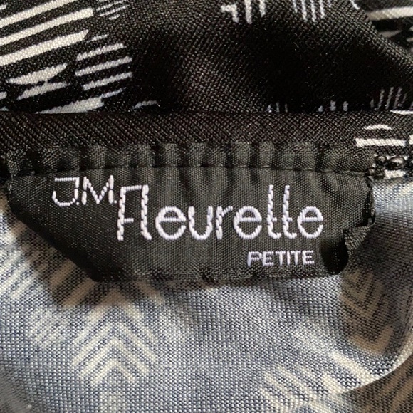 FREE w/purchase of any item $10 or more. JM Fleurette Chevron Blouse size XLP - Picture 5 of 9